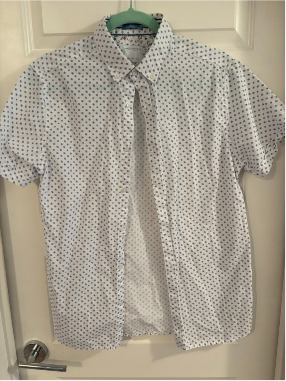 Men's Denim & Flower Casual Button Down Shirt, Size M, White and Blue